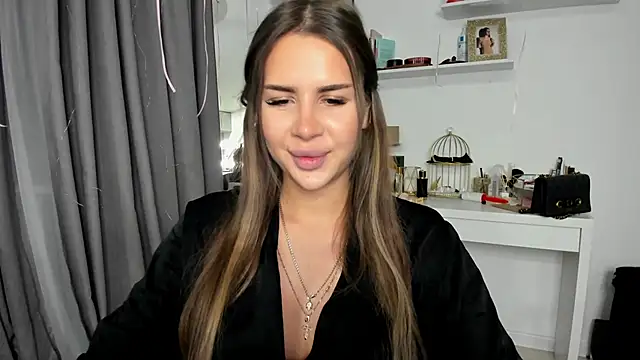 Snapshot of SuraMune chatting on 02-23-25, 03:08 SuraMune online show from 02-23-25, 03:08