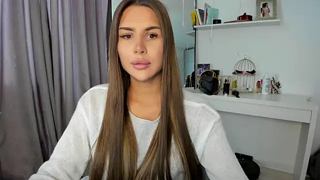 Snapshot of SuraMune chatting on 02-28-25, 12:31 SuraMune online show from 02-28-25, 12:31