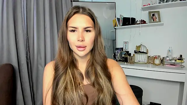 Snapshot of SuraMune chatting on 03-04-25, 12:55 SuraMune online show from 03-04-25, 12:55