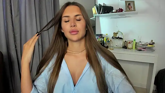 Snapshot of SuraMune chatting on 03-10-25, 12:15 SuraMune online show from 03-10-25, 12:15