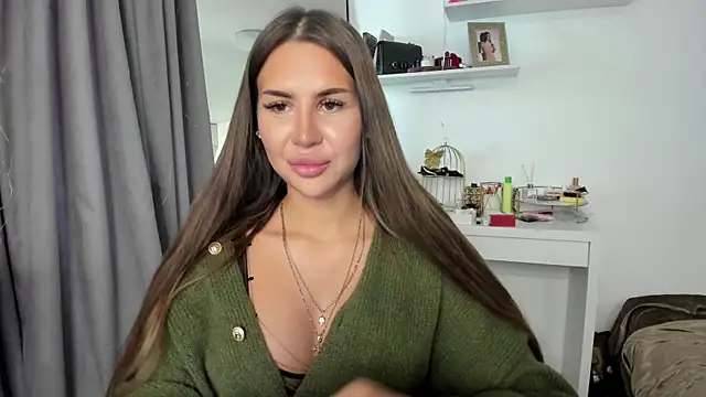 Snapshot of SuraMune chatting on 03-11-25, 01:01 SuraMune online show from 03-11-25, 01:01