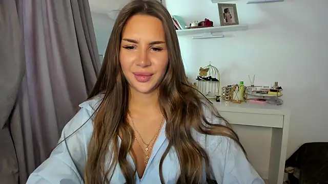 Snapshot of SuraMune chatting on 03-13-25, 12:13 SuraMune online show from 03-13-25, 12:13