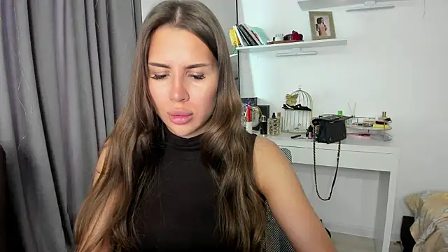 Snapshot of SuraMune chatting on 03-14-25, 12:51 SuraMune online show from 03-14-25, 12:51