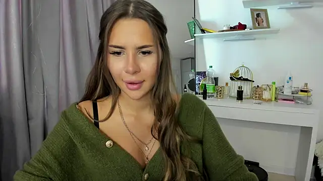 Snapshot of SuraMune chatting on 03-21-25, 10:50 SuraMune online show from 03-21-25, 10:50