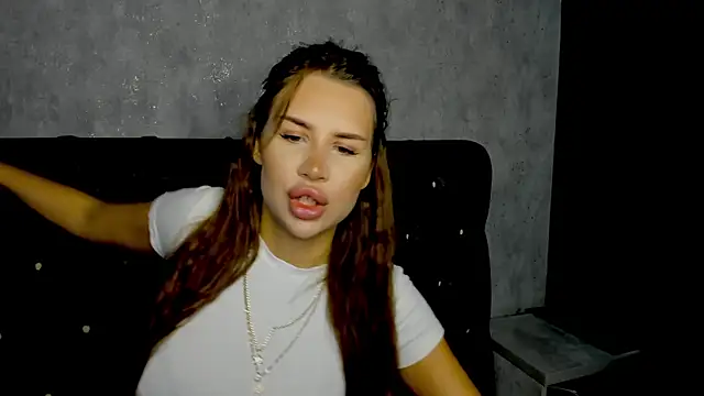 Snapshot of SuraMune chatting on 10-12-25, 10:03 SuraMune online show from 10-12-25, 10:03