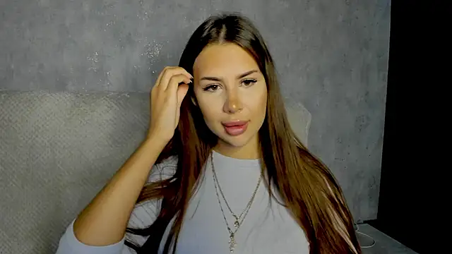 Snapshot of SuraMune chatting on 10-30-25, 01:34 SuraMune online show from 10-30-25, 01:34