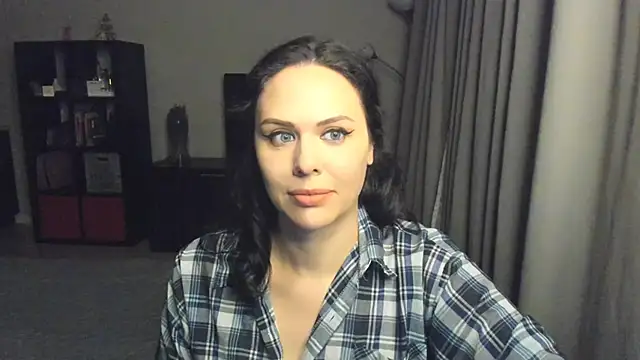 MollyCheiz online show from 01-17-25, 04:15