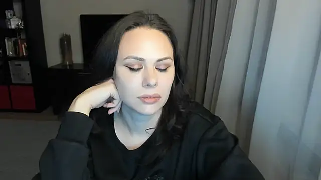 MollyCheiz online show from 11-22-25, 06:40