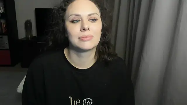 MollyCheiz online show from 05-27-26, 09:01