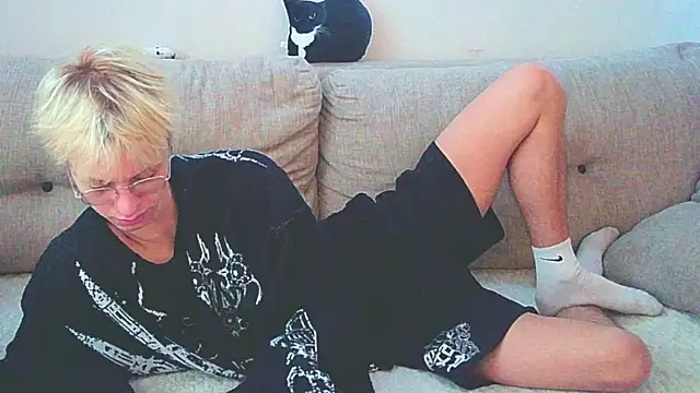 Snapshot of Ostin_meow chatting on 12-11-24, 09:19 Ostin meow online show from 12-11-24, 09:19