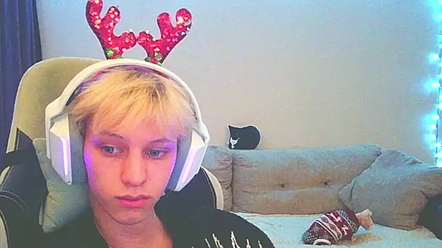 Snapshot of Ostin_meow chatting on 12-11-24, 01:17 Ostin meow online show from 12-11-24, 01:17