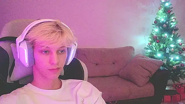 Snapshot of Ostin_meow chatting on 01-04-25, 02:25 Ostin meow online show from 01-04-25, 02:25