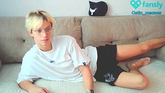 Snapshot of Ostin_meow chatting on 01-15-25, 07:15 Ostin meow online show from 01-15-25, 07:15