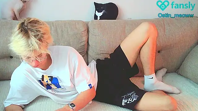 Snapshot of Ostin_meow chatting on 01-17-25, 06:57 Ostin meow online show from 01-17-25, 06:57