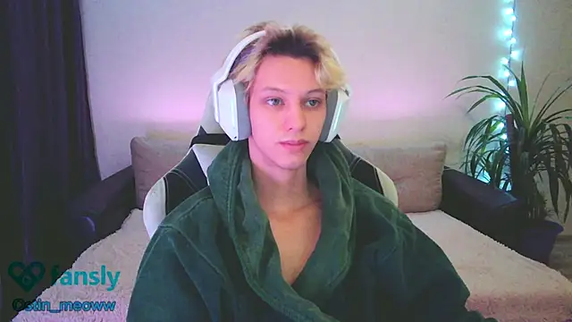 Snapshot of Ostin_meow chatting on 01-24-25, 02:51 Ostin meow online show from 01-24-25, 02:51