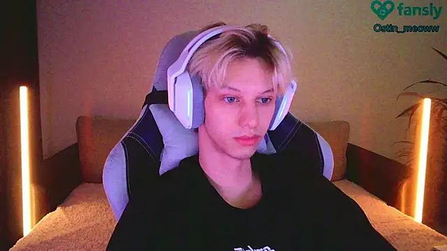 Snapshot of Ostin_meow chatting on 02-09-25, 01:25 Ostin meow online show from 02-09-25, 01:25