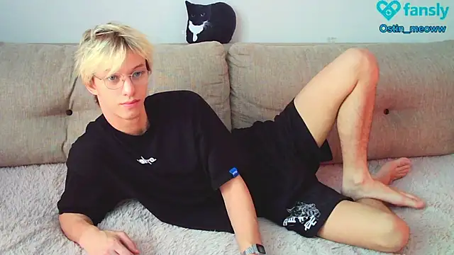 Snapshot of Ostin_meow chatting on 02-10-25, 07:04 Ostin meow online show from 02-10-25, 07:04