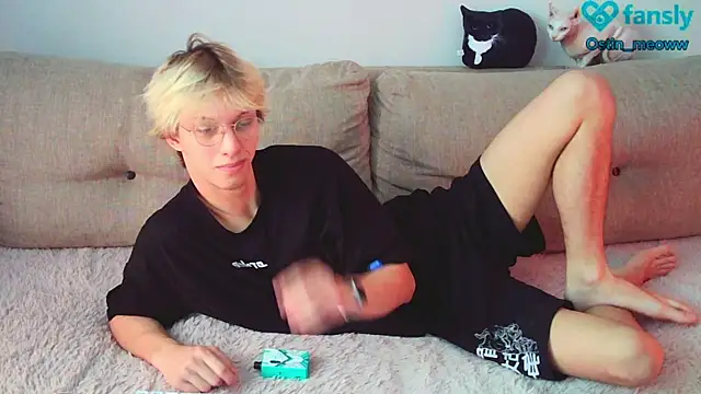 Snapshot of Ostin_meow chatting on 02-12-25, 08:27 Ostin meow online show from 02-12-25, 08:27