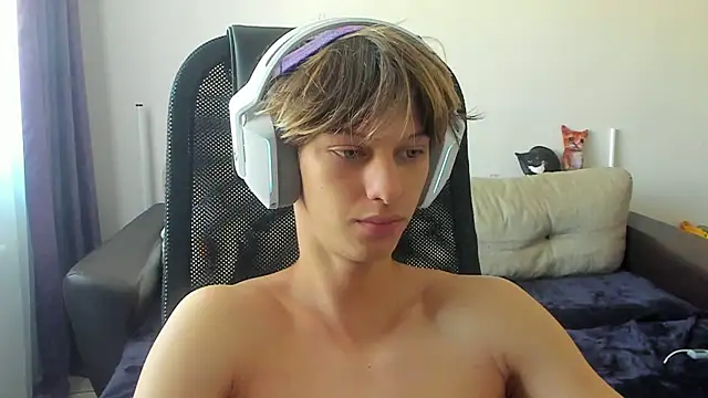 Snapshot of Ostin_meow chatting on 09-10-25, 05:07 Ostin meow online show from 09-10-25, 05:07