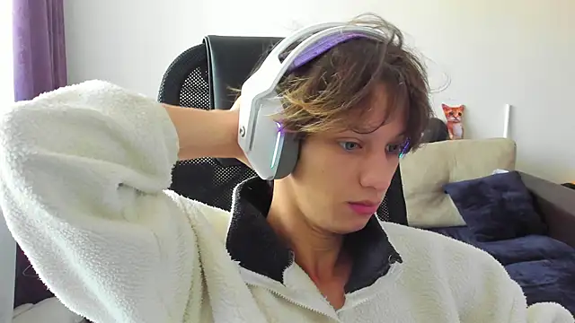 Snapshot of Ostin_meow chatting on 09-26-25, 05:55 Ostin meow online show from 09-26-25, 05:55