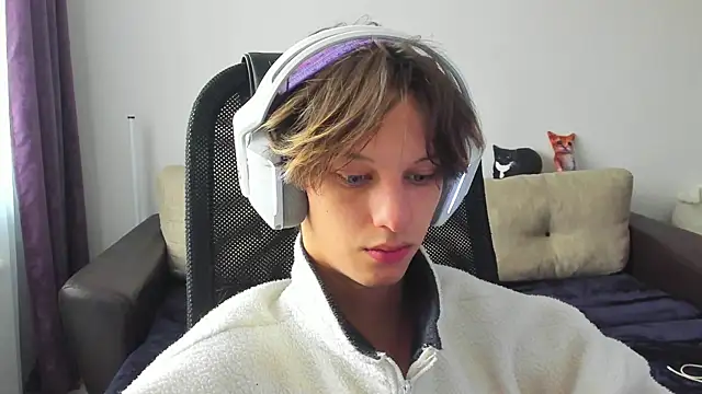 Snapshot of Ostin_meow chatting on 10-07-25, 07:05 Ostin meow online show from 10-07-25, 07:05