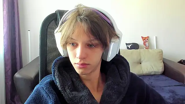 Snapshot of Ostin_meow chatting on 10-26-25, 06:19 Ostin meow online show from 10-26-25, 06:19