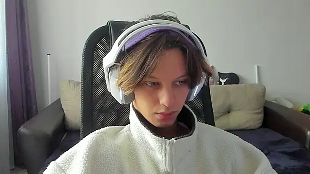 Snapshot of Ostin_meow chatting on 11-06-25, 08:15 Ostin meow online show from 11-06-25, 08:15