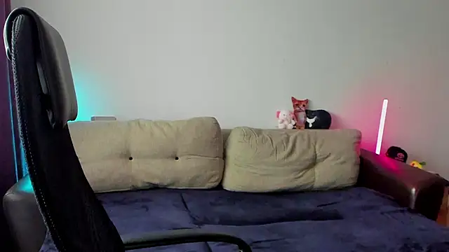 Ostin meow online show from 03-26-26, 04:07