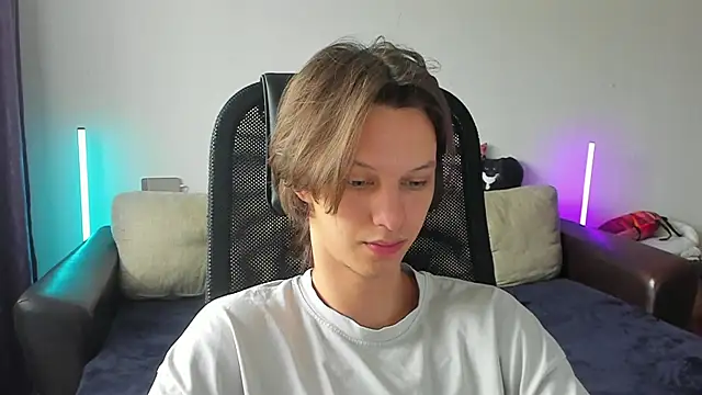 Ostin meow online show from 05-31-26, 07:37