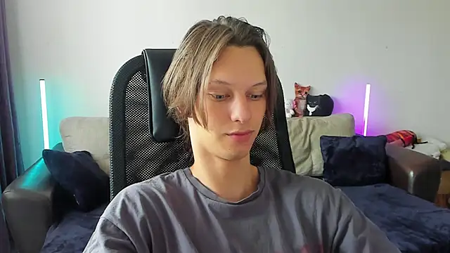 Ostin meow online show from 06-18-26, 07:19