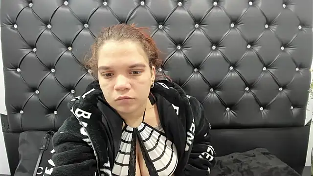 Snapshot of MelanyCarter18 chatting on 10-15-25, 02:28 MelanyCarter18 online show from 10-15-25, 02:28