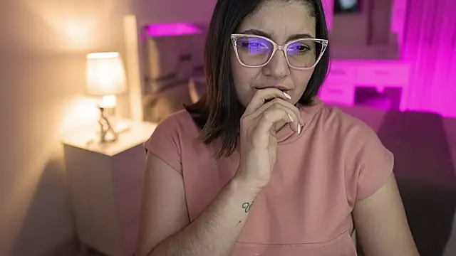 Camilaa bueno online show from 12-19-24, 12:24