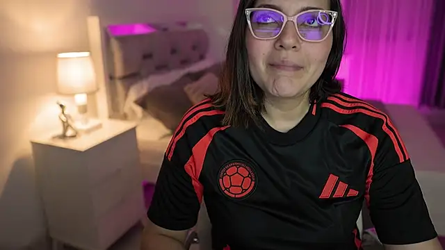 Camilaa bueno online show from 12-22-24, 12:07