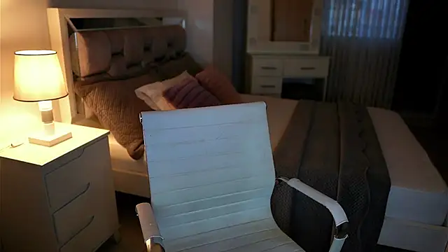 Snapshot of Camilaa_bueno chatting on 12-22-25, 10:40 Camilaa bueno online show from 12-22-25, 10:40