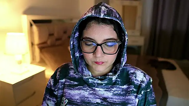 Snapshot of Camilaa_bueno chatting on 01-16-26, 10:58 Camilaa bueno online show from 01-16-26, 10:58