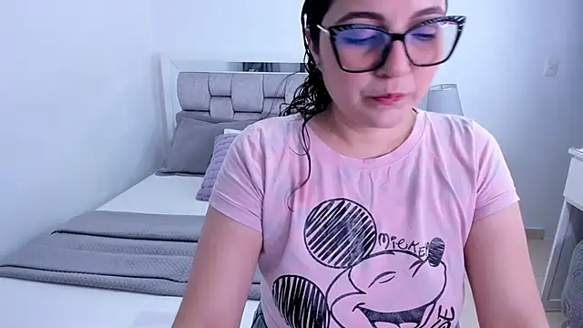 Camilaa bueno online show from 05-20-26, 11:33