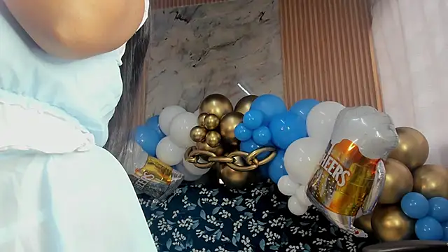 Any topless online show from 09-26-25, 11:03