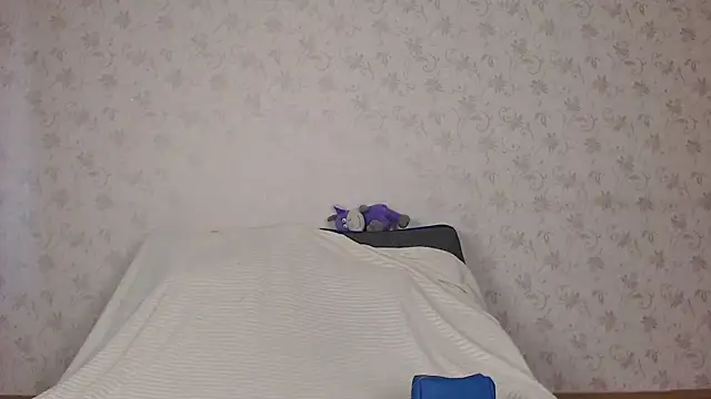 Snapshot of sofiaa_here chatting on 06-15-26, 12:02 sofiaa here online show from 06-15-26, 12:02