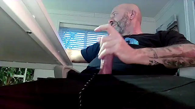 Snapshot of MileHighCock chatting on 12-13-24, 11:39 MileHighCock online show from 12-13-24, 11:39