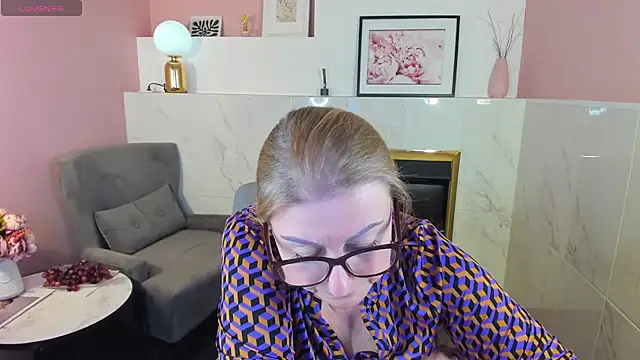 AlexandraKind online show from 02-27-25, 03:47