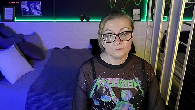 AlexandraKind online show from 03-22-25, 04:47