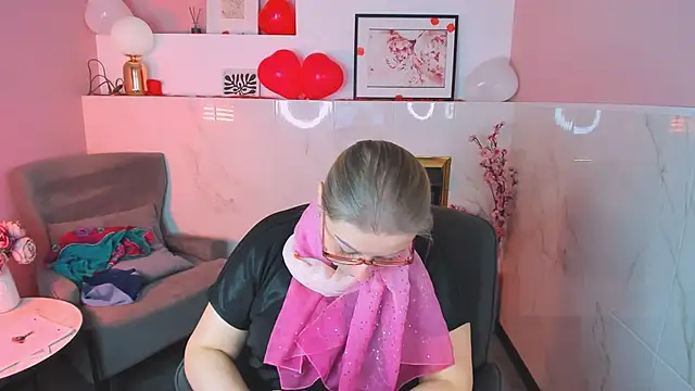 AlexandraKind online show from 02-14-26, 01:41