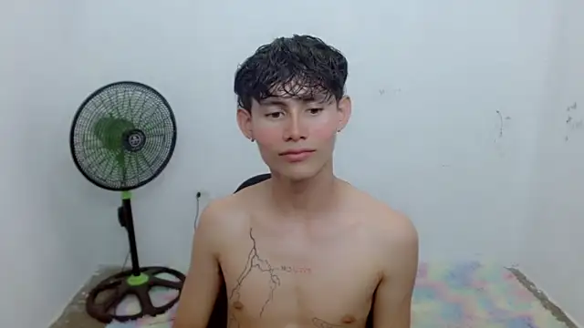 Snapshot of tanjiro_cute chatting on 03-21-25, 12:51 tanjiro cute online show from 03-21-25, 12:51