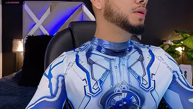 Tommidubois online show from 11-28-25, 04:04