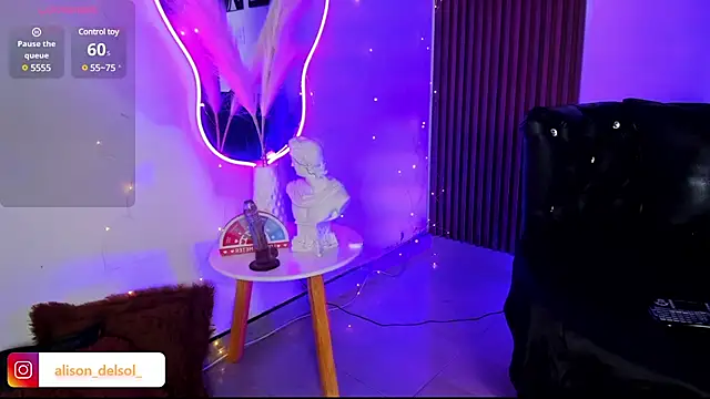 Alisson Wynter online show from 02-05-25, 06:13