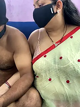 Snapshot of vinky05 chatting on 09-11-25, 04:12 vinky05 online show from 09-11-25, 04:12