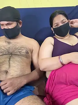 Snapshot of vinky05 chatting on 09-13-25, 03:45 vinky05 online show from 09-13-25, 03:45