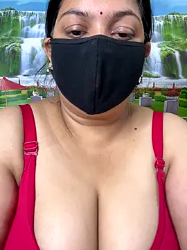 Snapshot of vinky05 chatting on 09-20-25, 03:35 vinky05 online show from 09-20-25, 03:35