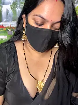 Snapshot of vinky05 chatting on 09-29-25, 04:06 vinky05 online show from 09-29-25, 04:06