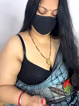 Snapshot of vinky05 chatting on 10-14-25, 03:29 vinky05 online show from 10-14-25, 03:29